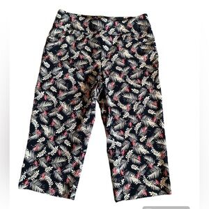 Coral Bay pull on crop pants. Size 6P.